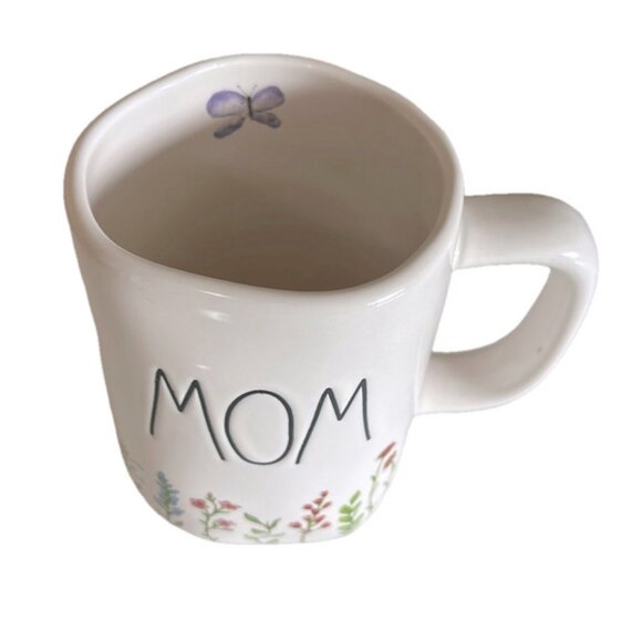 Rae Dunn 'MOM' Mug - Picture 2 of 2
